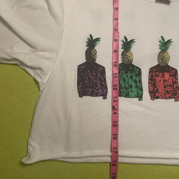 COPY - *LikeNew* Gotcha Pineapple Head White
Crop Long Sleeve T-Shirt Medium Zu… - Picture 6 of 8